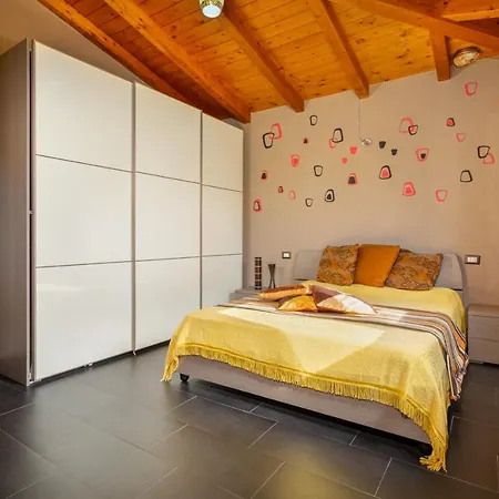 Casa A Schiera Holiday home
